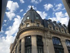 -乐蓬马歇百货公司(Rive Gauche)