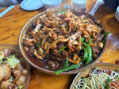 -一品红烧鸭特色川菜(三岔湖店)