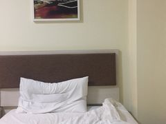 -莫泰酒店(上海虹桥北新泾地铁站天山路店)