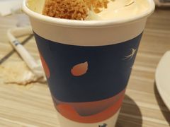 烤布蕾泡芙牛乳茶-糖纸甜品(慈溪城西银泰店)