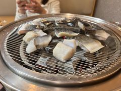 -围炉肉舍•炭烤活鳗•丹东海鲜烤肉(步行街店)