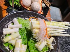 -湊湊火锅·茶憩(南京东路悦荟店)