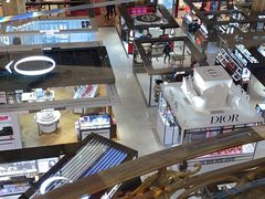 -乐蓬马歇百货公司(Rive Gauche)