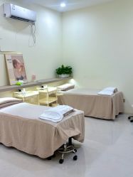 -苗方清颜专业祛痘·皮肤管理