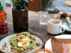 牛油果煮蛋吐司-RAC BAR(安福路店)