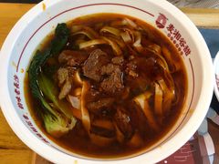 -呷佬·长沙手工米粉(金沙江路店)