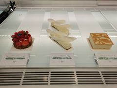 -潮一不贰·法式甜品·生日蛋糕·西式简餐(外滩店)