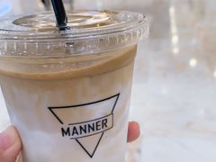 冰甜拿铁-Manner Coffee(芮欧百货店)