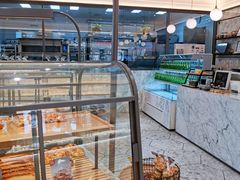 面包甜点陈列柜-面包新语(上地华联店)