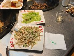 -屯老二农家铁锅炖·行业领军者(梅江店)