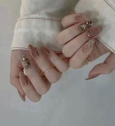 -悦指间美甲美睫