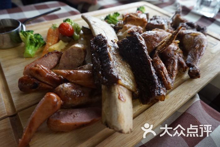 sky restaurant & loungesky混合扒肉拼盘图片 - 第1张