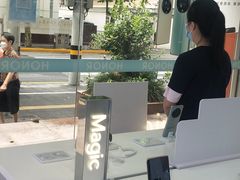 -荣耀授权专卖店(黄浦浙江中路店)