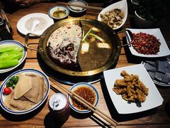 -小天鹅火锅·一线江景洪鼎旗舰店(洪崖洞店)