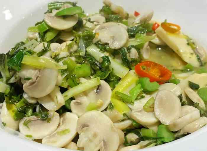 春田花花(瓶窑店)-"朋友推荐,说点啥都好吃.门口和店后面,.