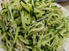 金针菇伴黄瓜-金鹏鱼肉馆