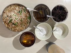 -正宗杨记普洱酸醋米线(总店)