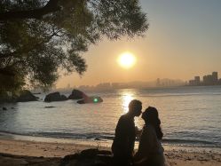 -现代经典婚纱摄影