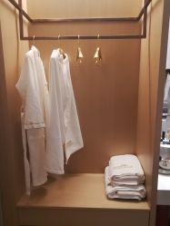 -香港倾城国际·美容美体中心