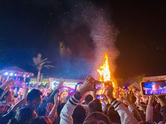 -北戴河碧螺塔海上酒吧公园