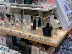 -名创优品(北京新中关购物中心地铁层店)