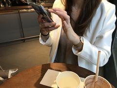 -星巴克(西藏路店)