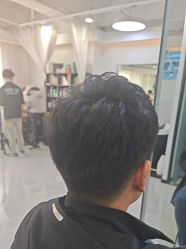 -V7 HAIR SALON