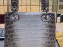 -华夏典当行(龙德广场店)