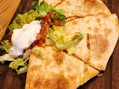 墨西哥薄餅quesadillas-Cali-Mex Bar & Grill