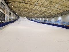 -乔波室内滑雪场