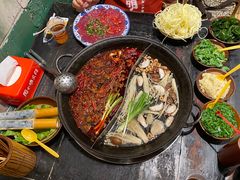 -周小明火锅(黑金冠社区店)