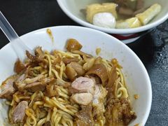 -松树干拌面店
