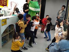 -猴有戏教育戏剧·音乐剧·主持口才·演讲朗诵辩论(环球港华师大校区)