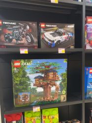 -卡通派潮品玩具折扣仓(青岛新城吾悦广场店)