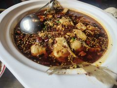 水煮麻辣武昌鱼-大中华酒楼·主席武昌鱼·武汉美食地标(江汉路步行街店)