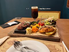 -Mark&Mars Restaurant