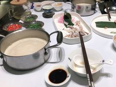 -红鼎豆捞·非遗鲍皇汤火锅(宝丰路店)