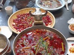 -万重锦·人文川菜馆(骡马市店)