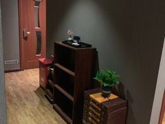 -莱蔻·圣灸堂·推拿艾灸(天山店)