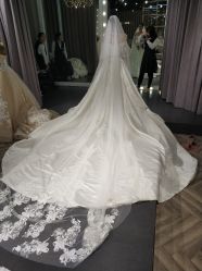 -Lady  Jane高端婚纱礼服馆