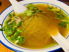 牛肉粉丝汤-鑫震源·苏式大虾生煎(山塘街店)