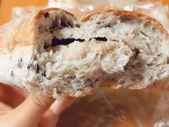 黑米芋泥软欧面包-多乐之日(和平伊势丹店)