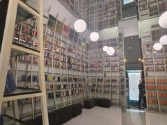 -钟书阁(松江泰晤士小镇店)