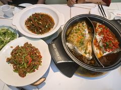 -阿瓦山寨·湘菜现炒·剁椒鱼头王(咸阳总店)