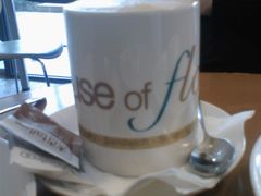 带LOGO的杯子-榖屋house of flour(张江首店)