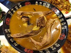 -人民公社铁锅炖·东北菜(卫国道店)