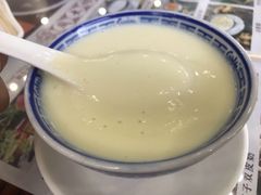 香滑凤凰奶-周大娘牛乳(旧寨古村总店)