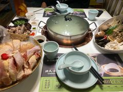 -洪氏嗨捞·猪肚鸡火锅(阳光天地店)