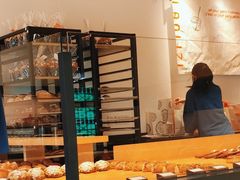 面包甜点陈列柜-LANLIZI BAKERY(COSMO店)