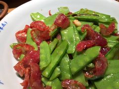 甜豆荚炒香肠-吃饭皇帝大(解放西路店)